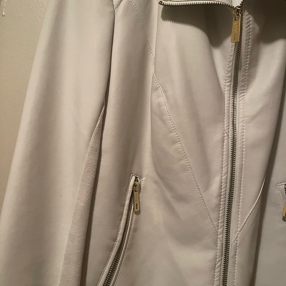 White Faux Leather Jacket with Floral Embroidery EUC - Picture 4 of 16